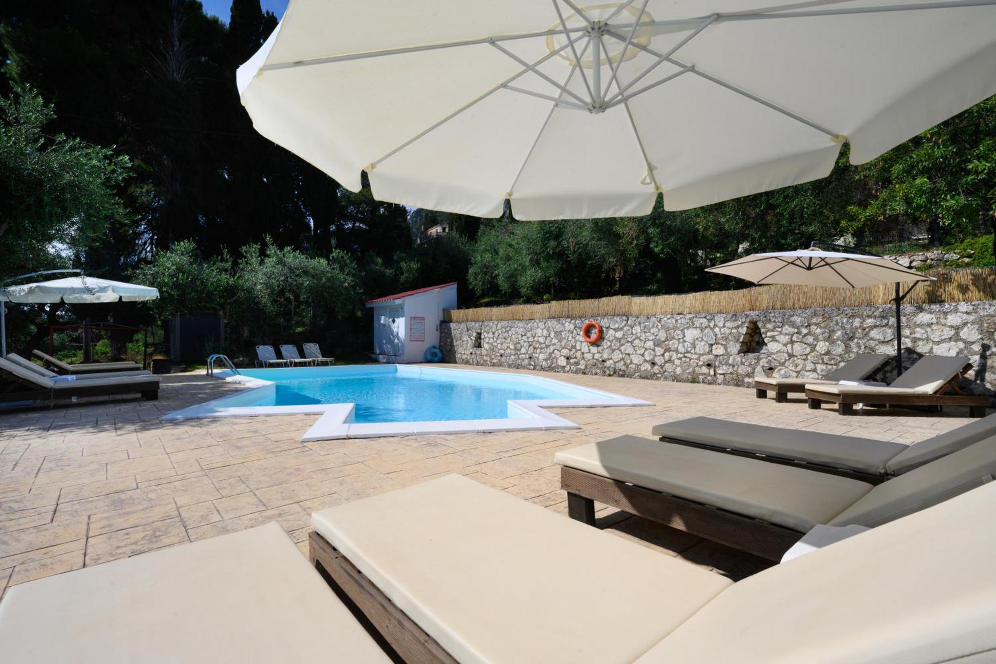 Olive Grove Poolside Apartments Benitses  Exterior foto
